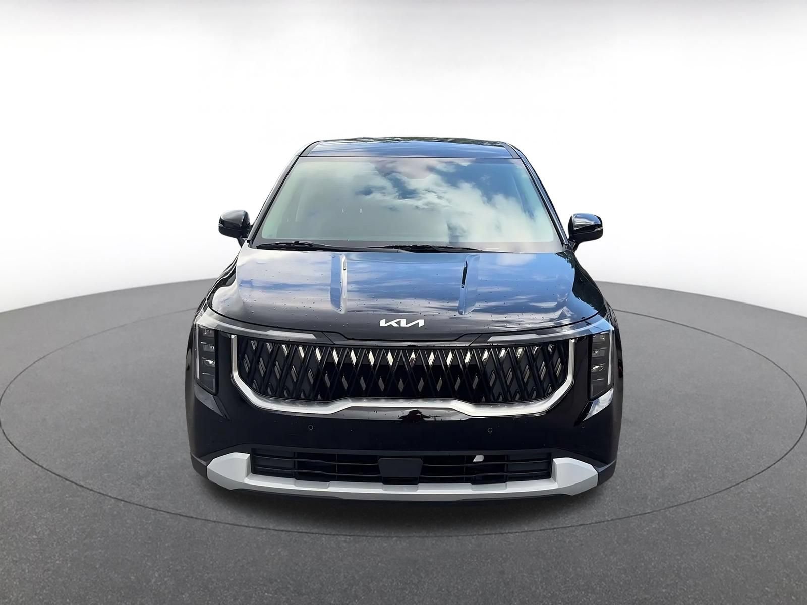Used 2026 Kia Carnival FWD image 3