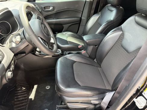 Used 2021 Jeep Compass Latitude w/ Sun and Sound Group AWD/4WD image 8