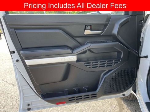 Used 2024 Toyota Tacoma TRD Off-Road AWD/4WD image 17