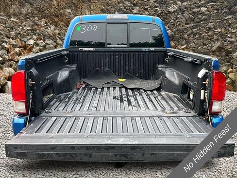 Used 2016 Toyota Tacoma TRD Sport w/ Towing Package AWD/4WD image 16