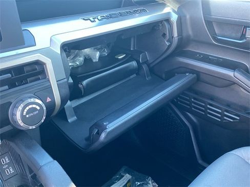 Used 2025 Toyota Tacoma SR5 image 29