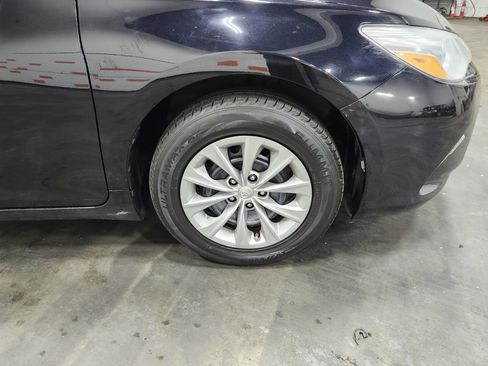 Used 2015 Toyota Camry LE FWD image 9
