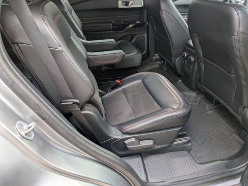 Used 2024 Ford Explorer ST-Line w/ Class IV Trailer Tow Package image 32