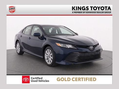 Used 2020 Toyota Camry LE FWD image 1