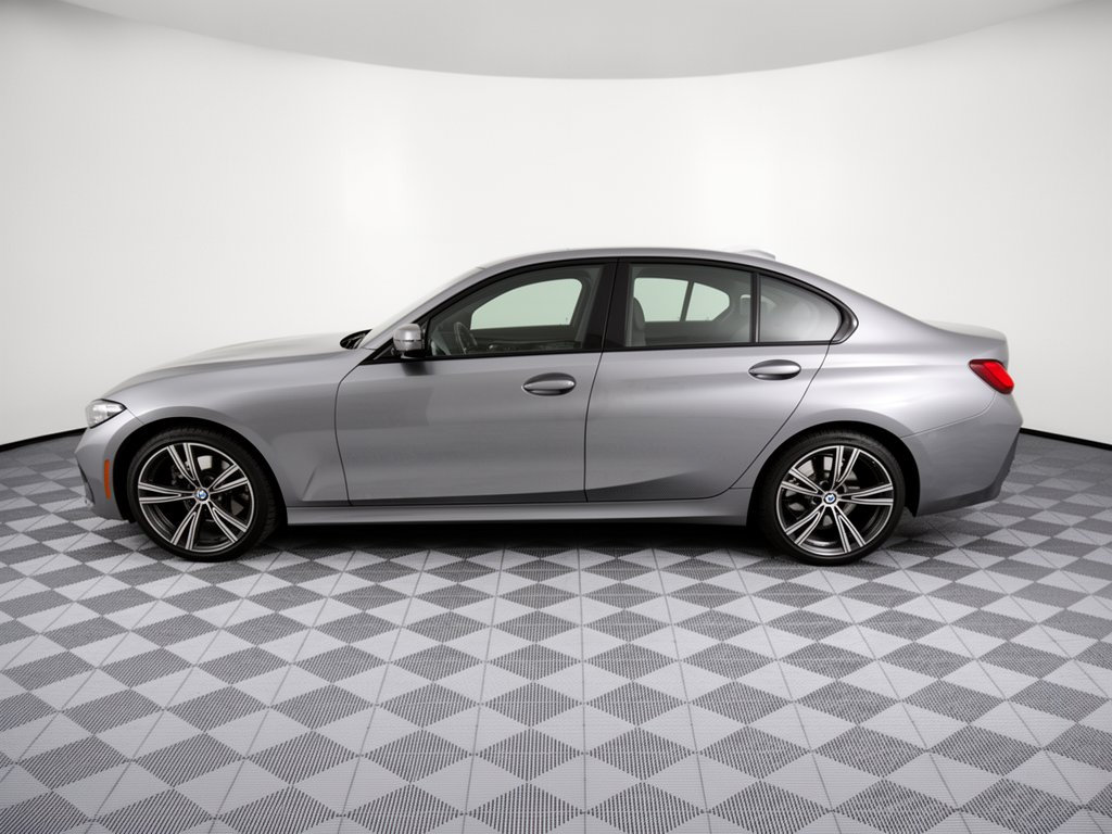 Used 2023 BMW 330i Sedan w/ Premium Package RWD image 2