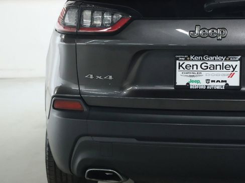 Used 2019 Jeep Cherokee Latitude Plus w/ Cold Weather Group image 43