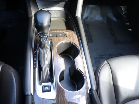 Used 2024 Chevrolet Malibu LT image 38