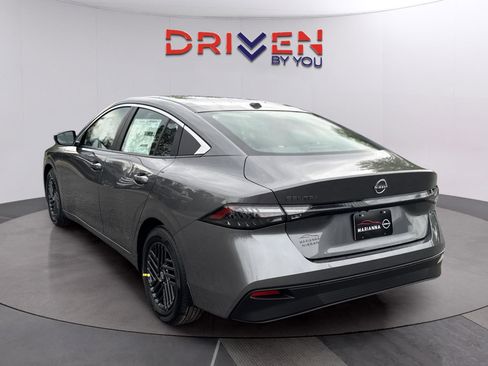 New 2026 Nissan Sentra SV w/ SV Convenience Package FWD image 3