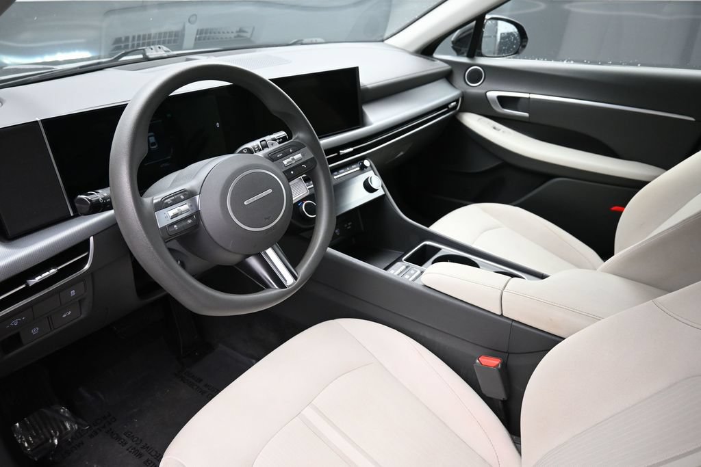 Used 2025 Hyundai Sonata SEL FWD image 19