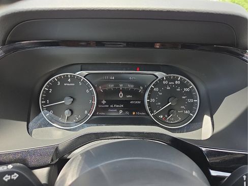 Used 2025 Nissan Pathfinder SL w/ SL Premium Package FWD image 23