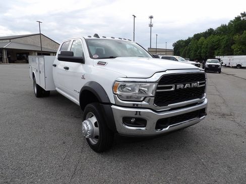 Used 2021 RAM 5500 Tradesman w/ Chrome Appearance Group AWD/4WD image 11