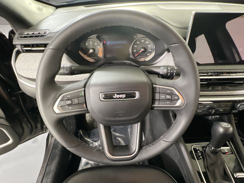 Used 2023 Jeep Compass Latitude w/ Convenience Group AWD/4WD image 11