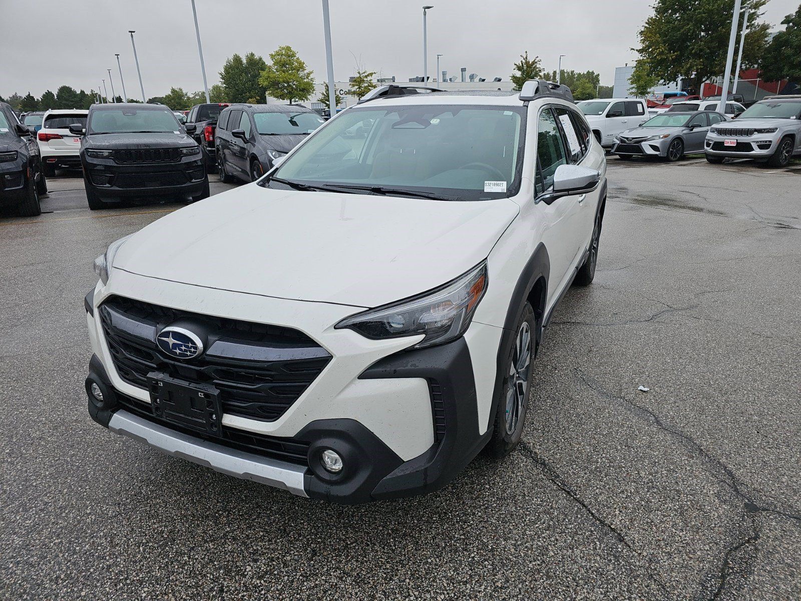 Used 2025 Subaru Outback Touring XT w/ Popular Package #2 AWD/4WD image 2