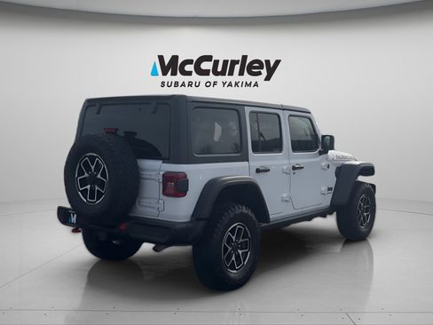 Used 2024 Jeep Wrangler Unlimited Rubicon AWD/4WD image 5