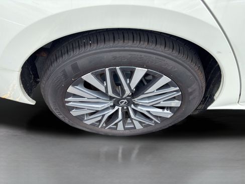 Used 2025 Nissan Altima 2.5 SV FWD image 25