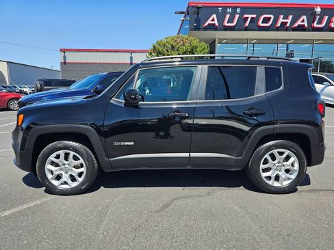 Used 2018 Jeep Renegade Latitude w/ Cold Weather Group AWD/4WD image 2