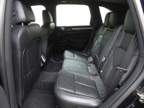 Used 2014 Porsche Cayenne AWD/4WD image 30