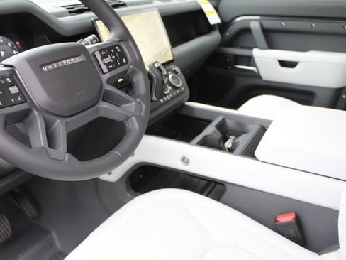 New 2026 Land Rover Defender 110 X-Dynamic SE image 11