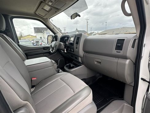 Used 2019 Nissan NV 3500 SL w/ Navigation Package RWD image 8
