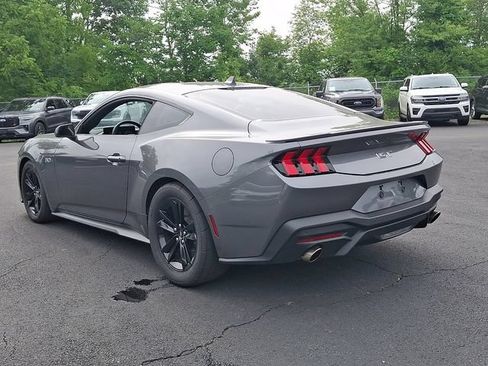 Used 2024 Ford Mustang GT RWD image 9