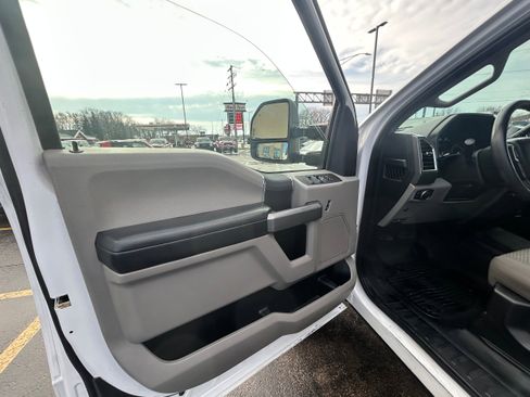 Used 2017 Ford F250 XLT w/ FX4 Off-Road Package image 8