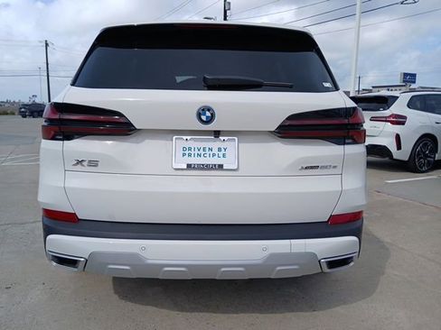 New 2026 BMW X5 xDrive50e AWD/4WD image 9