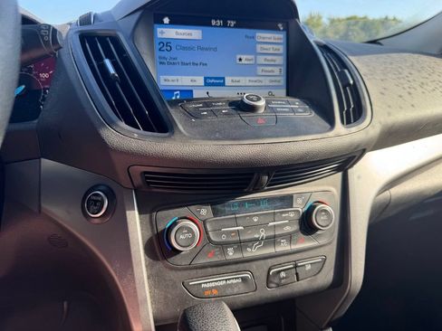 Used 2019 Ford Escape SE FWD image 14