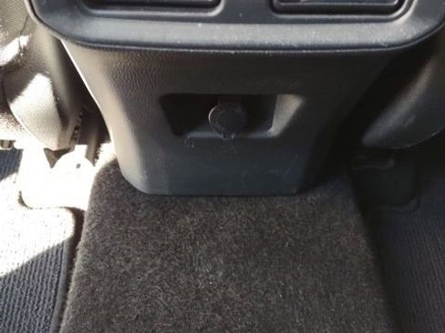 Used 2019 Toyota RAV4 LE image 18