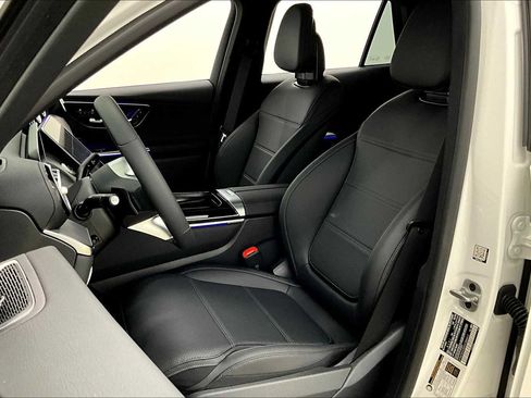 New 2025 Mercedes-Benz GLC 300 image 9