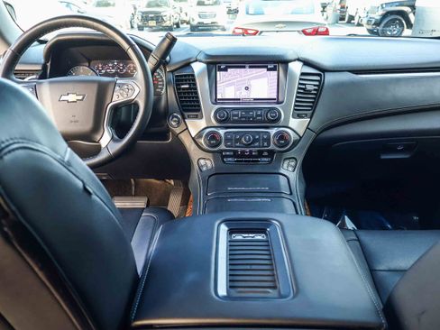 Used 2017 Chevrolet Suburban Premier image 10