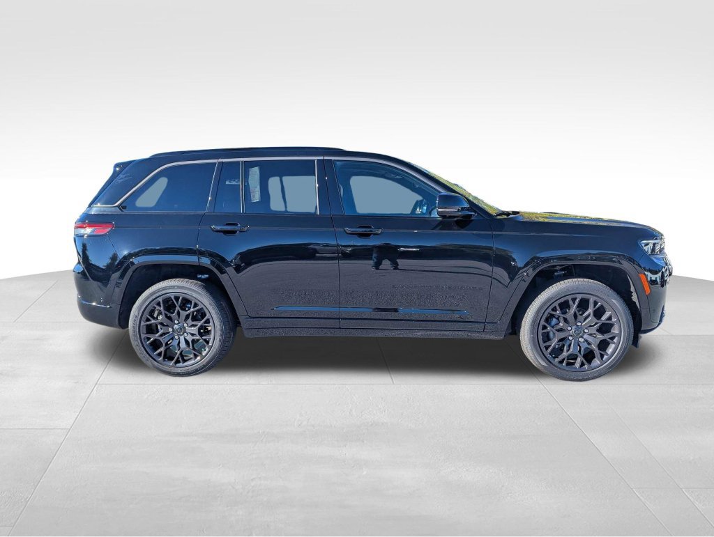 New 2027 Jeep Grand Cherokee Summit AWD/4WD image 3