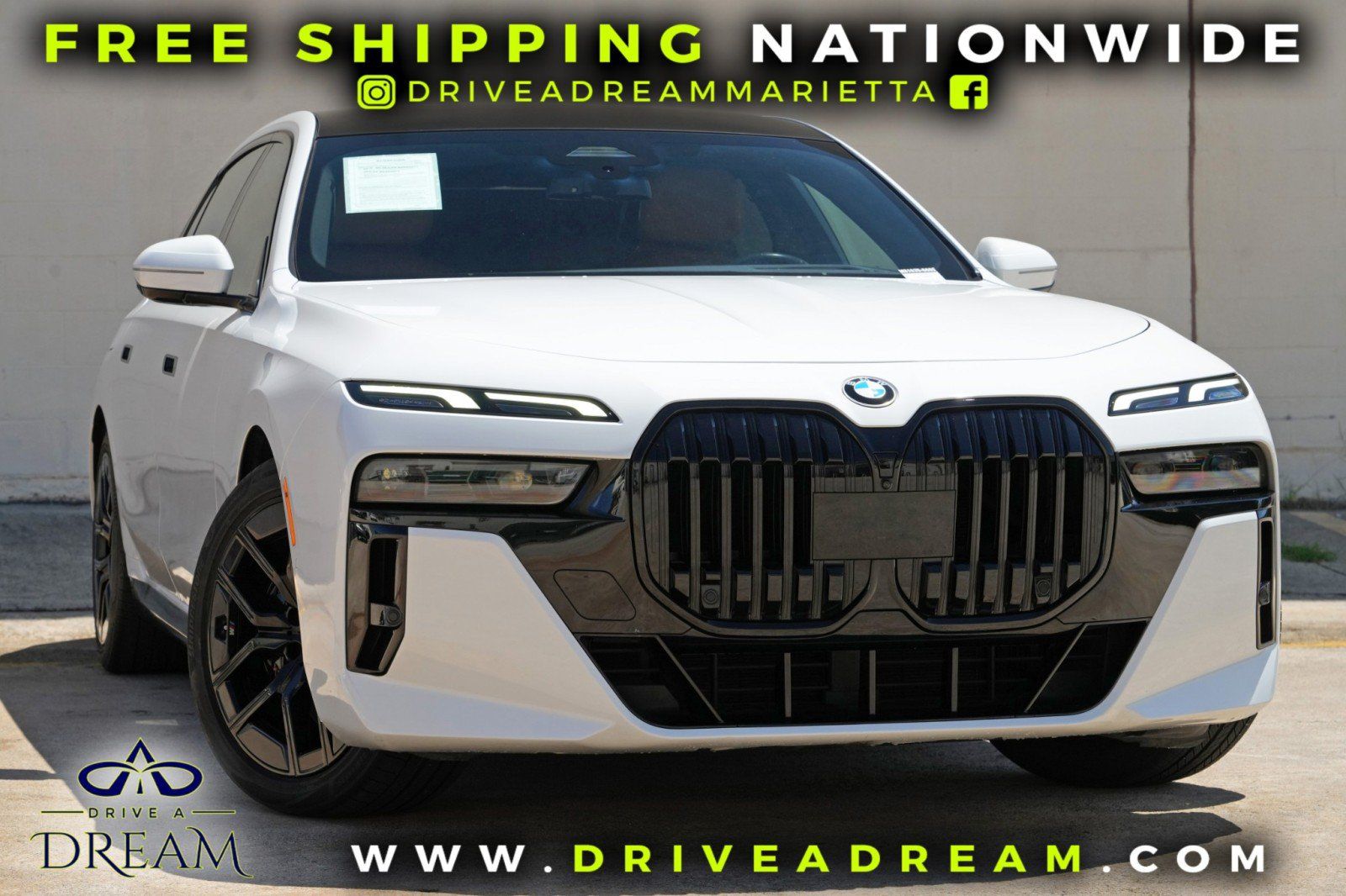 Used 2023 BMW 740i w/ Parking Assistance Package RWD image 2
