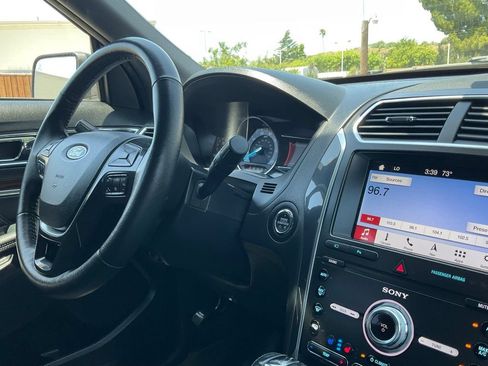 Used 2019 Ford Explorer Limited w/ Class III Trailer Tow Package FWD image 35