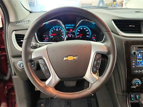Used 2015 Chevrolet Traverse LT w/ Style and Technology Package FWD image 34