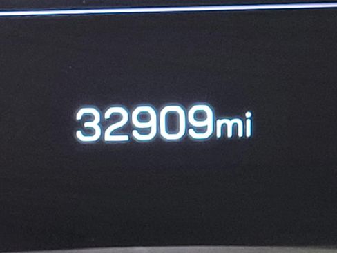 Used 2025 GMC Yukon XL Denali AWD/4WD image 2