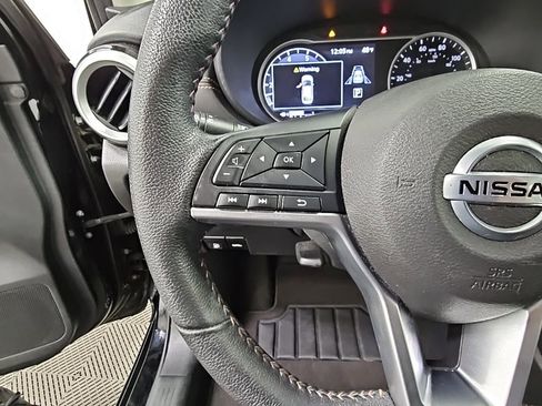 Used 2021 Nissan Versa SR w/ Convenience Package image 22