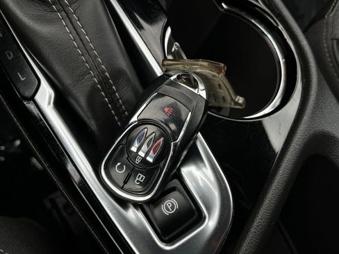 Used 2025 Buick Encore GX Preferred AWD/4WD image 21