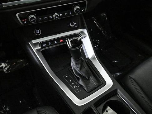 Certified 2025 Audi Q3 2.0T Premium w/ Convenience Package AWD/4WD image 12