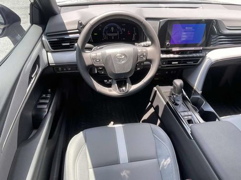 Used 2026 Toyota Camry SE w/ Convenience Package FWD image 12