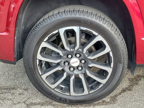 Used 2020 GMC Acadia Denali w/ Technology Package FWD image 9