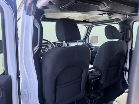 Used 2021 Jeep Wrangler Unlimited Sahara image 23