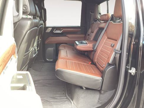 Used 2024 GMC Sierra 3500 Denali Ultimate image 13