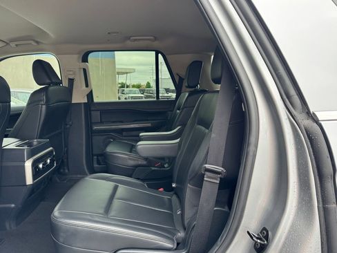 Used 2024 Ford Expedition XLT AWD/4WD image 29