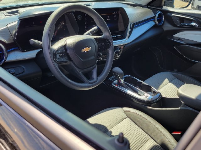Used 2024 Chevrolet Trax LT FWD image 5