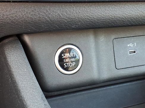 Certified 2023 Nissan Rogue SV image 28