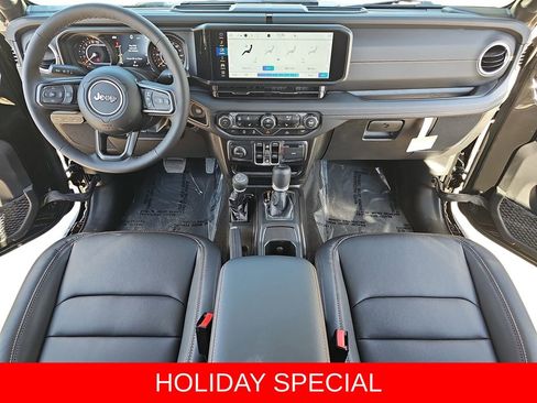 New 2025 Jeep Gladiator Willys image 9