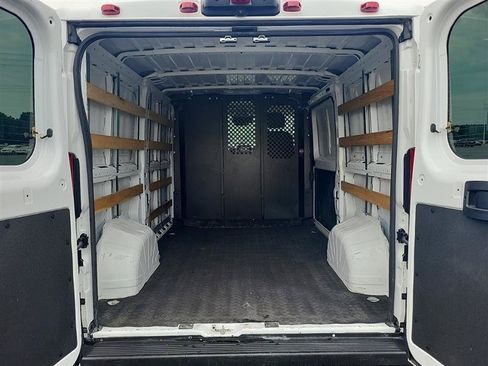 Used 2025 RAM ProMaster 2500 w/ U-Haul Equipment Group FWD image 5