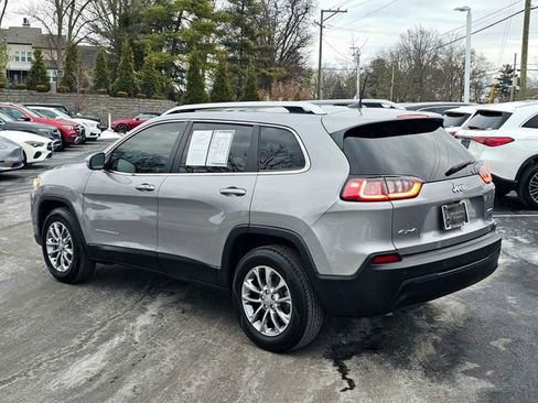 Used 2019 Jeep Cherokee Latitude Plus w/ Comfort/Convenience Group image 12