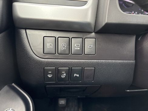 Used 2018 Toyota Highlander Limited image 19