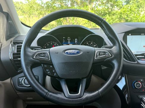 Used 2019 Ford Escape Titanium AWD/4WD image 36